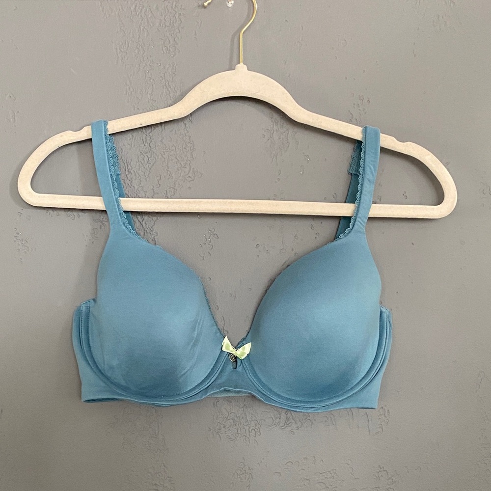 Victoria's Secret Body by Victoria Lined Demi Bra Size 32DDD
